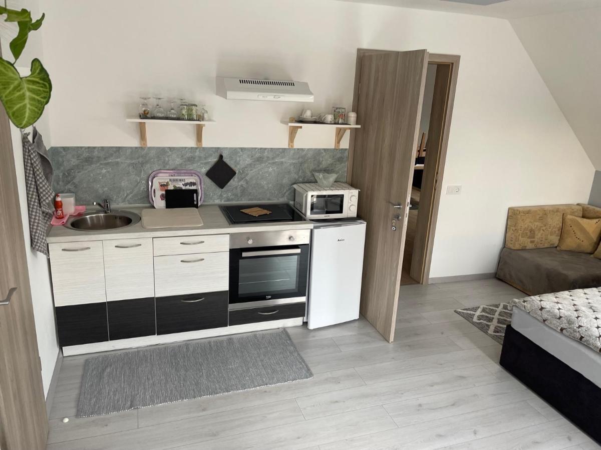 Jasmin Apartment House 沃尼奥尔茨沃什海吉 外观 照片