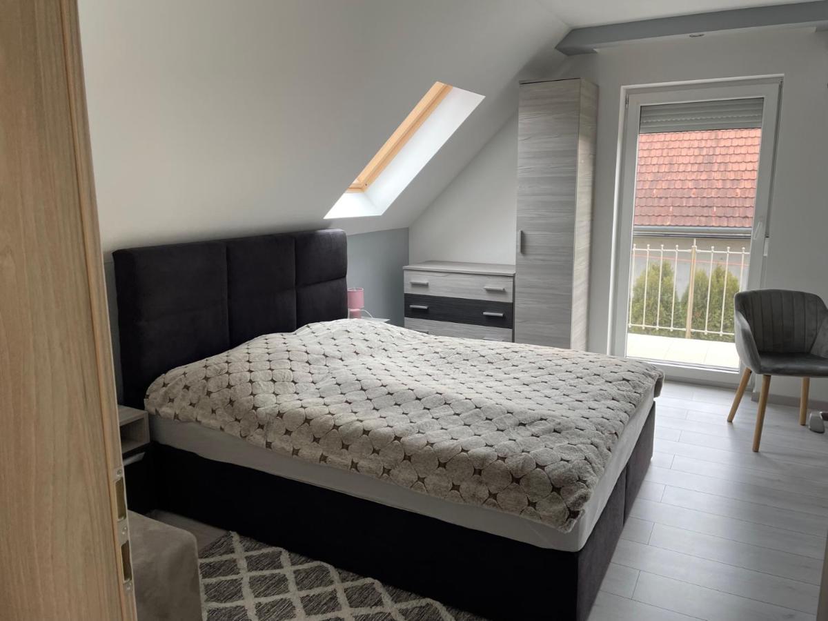 Jasmin Apartment House 沃尼奥尔茨沃什海吉 外观 照片