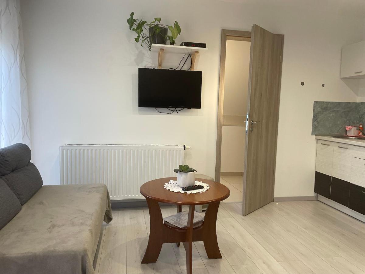Jasmin Apartment House 沃尼奥尔茨沃什海吉 外观 照片