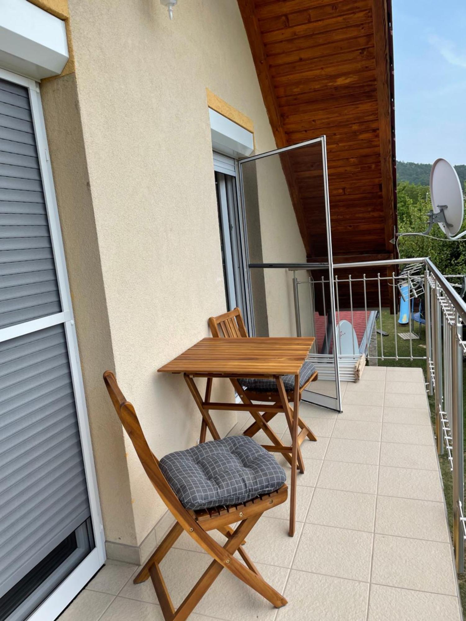 Jasmin Apartment House 沃尼奥尔茨沃什海吉 外观 照片